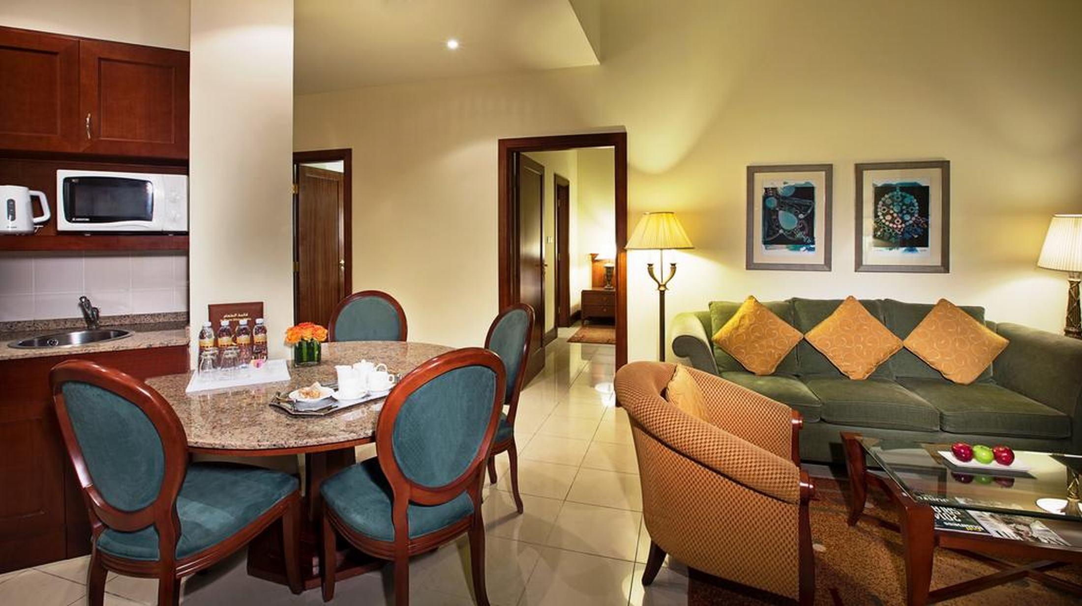 Seasons Aparthotel