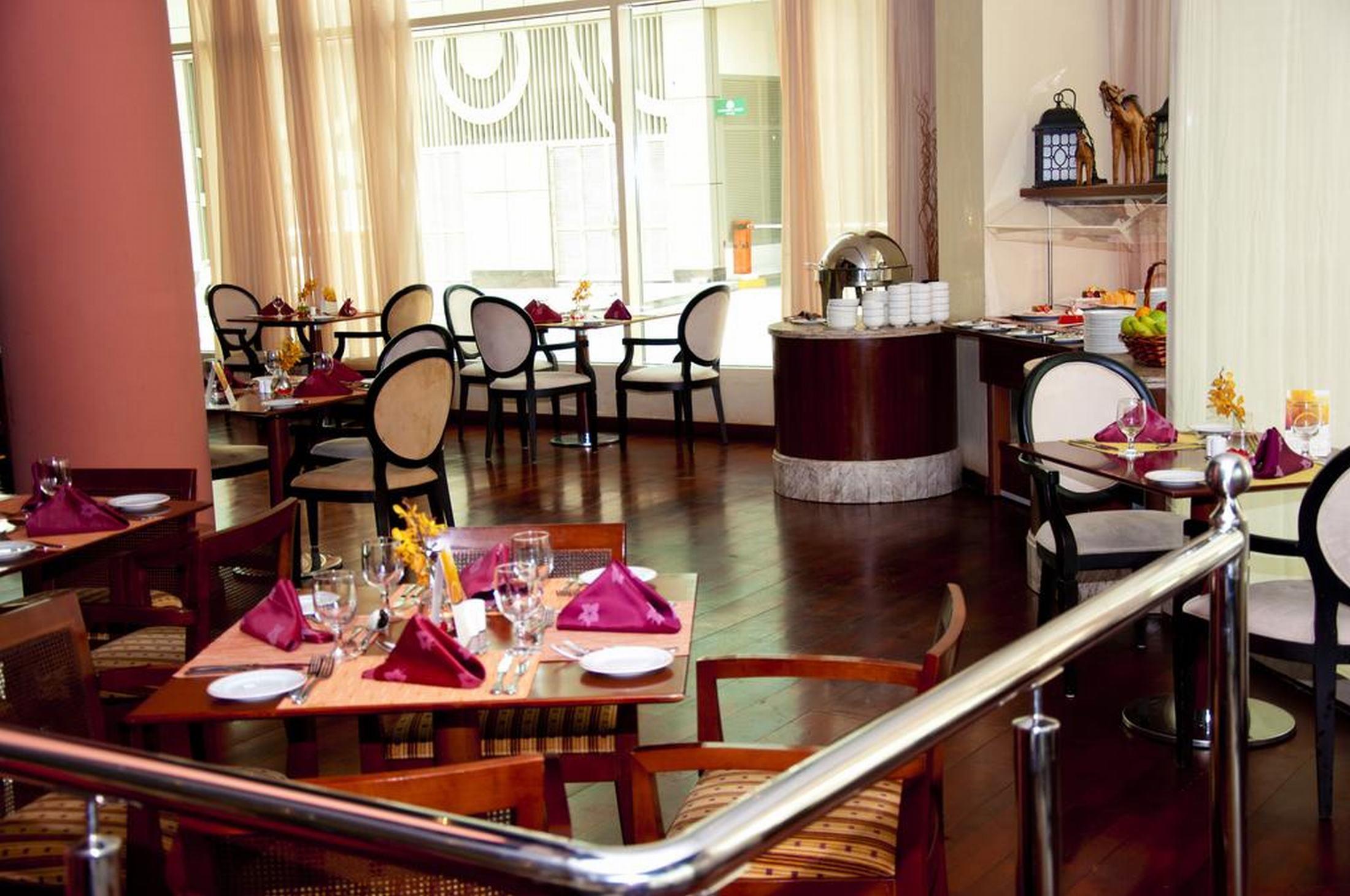 Seasons Aparthotel 4*