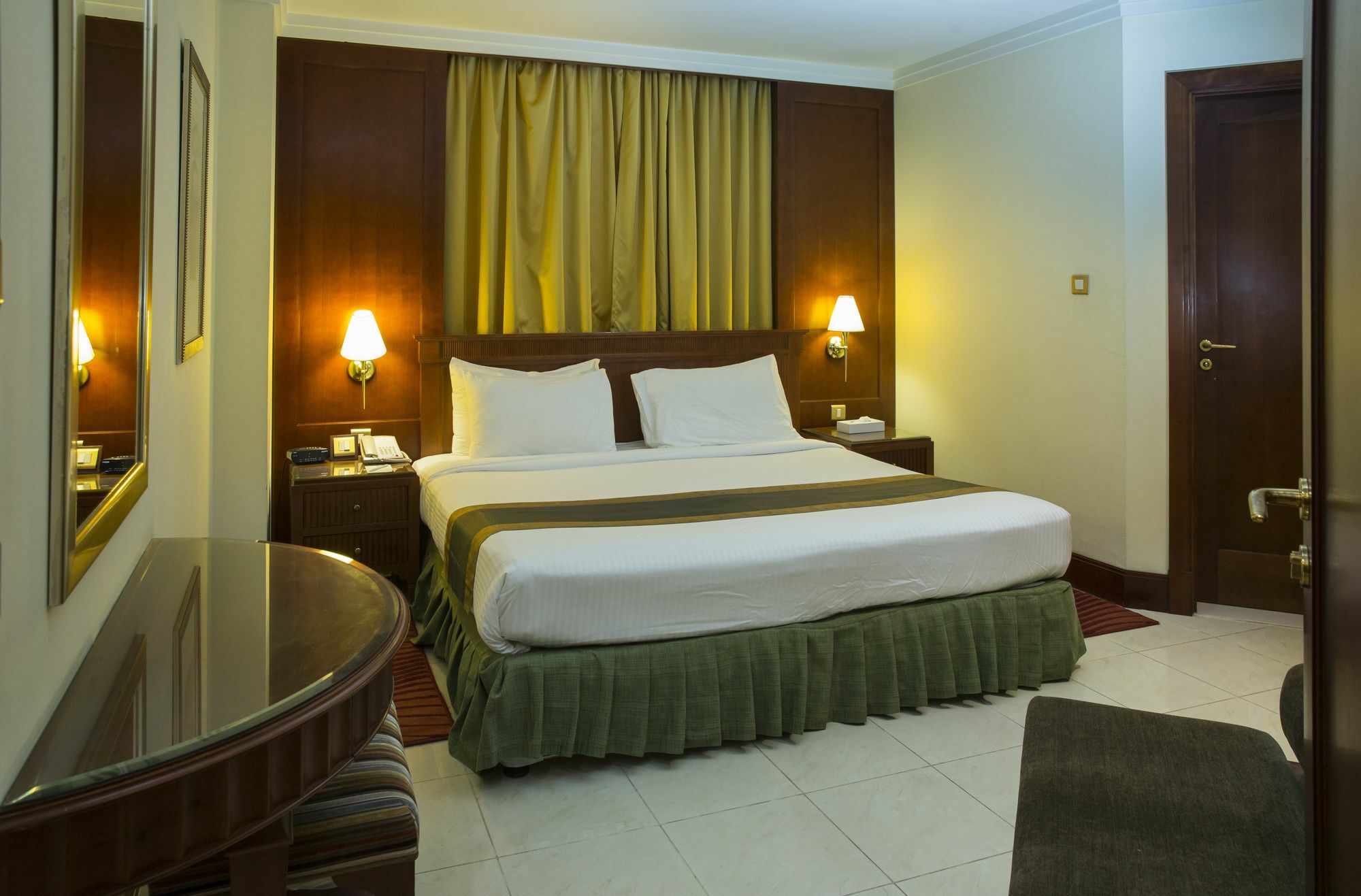 Seasons Aparthotel Dubai